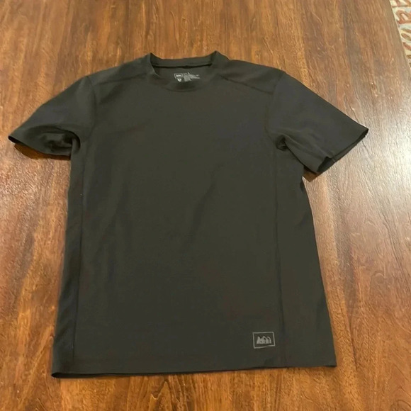 REI mens small tee shirt base‎ layer - Picture 1 of 3